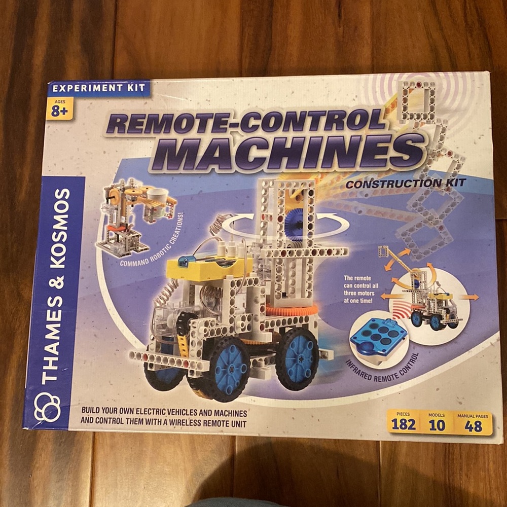 Thames & Kosmos remote control machines construction kit, like new